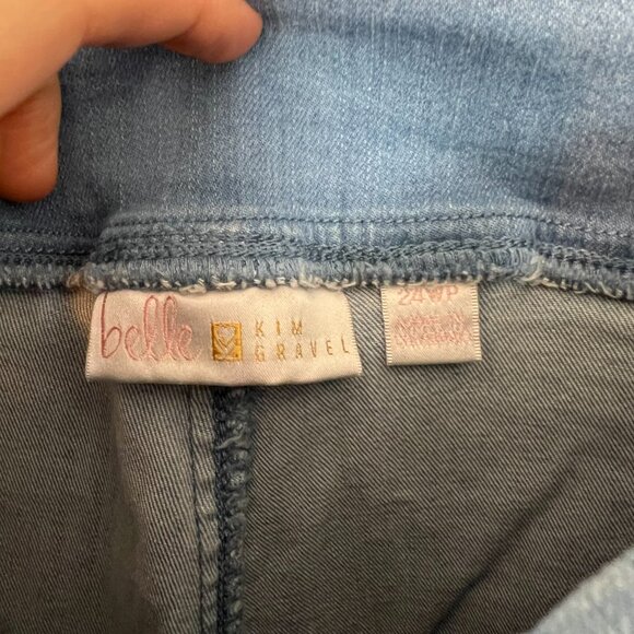 Belle Kim Gravel Pull On Capri Jeans Light Wash Stretch Frayed Hem 24WP - Picture 2 of 3